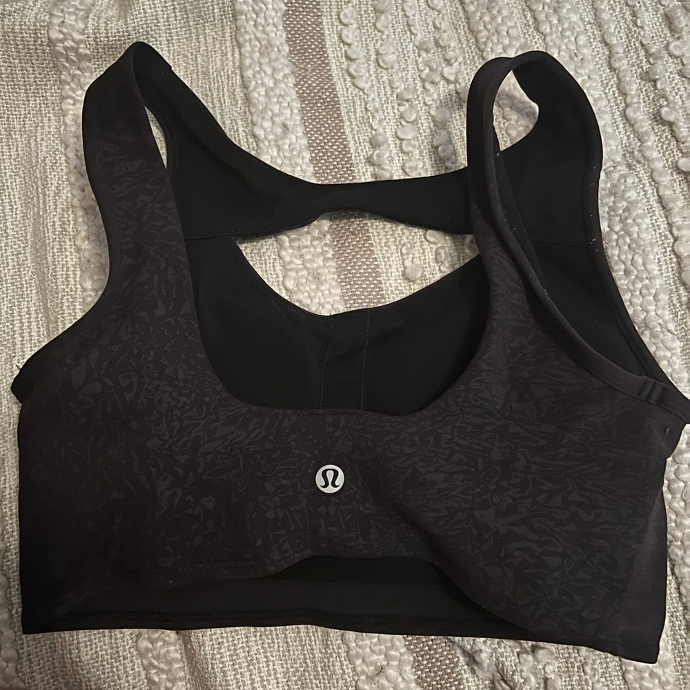 Lululemon size 6 sports bra